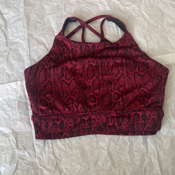 NWOT Evolve Jacquard red snake sports bra SZ S - Picture 2 of 4